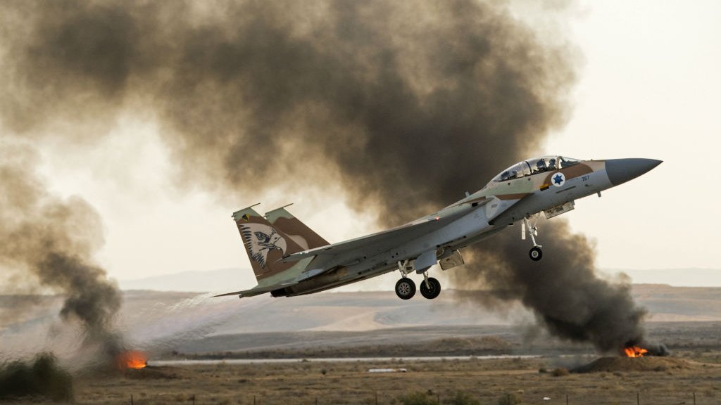 Israel bombardiert iranische Militärbasis in Syrien und verursacht Erdbeben